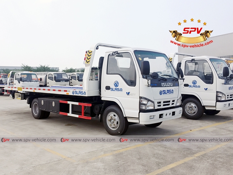 ISUZU Road Wrecker - RF